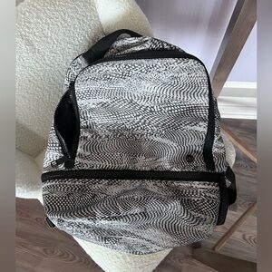 Lululemon City Adventurer Backpack *17L Swerve Vapor Metal Grey / Black